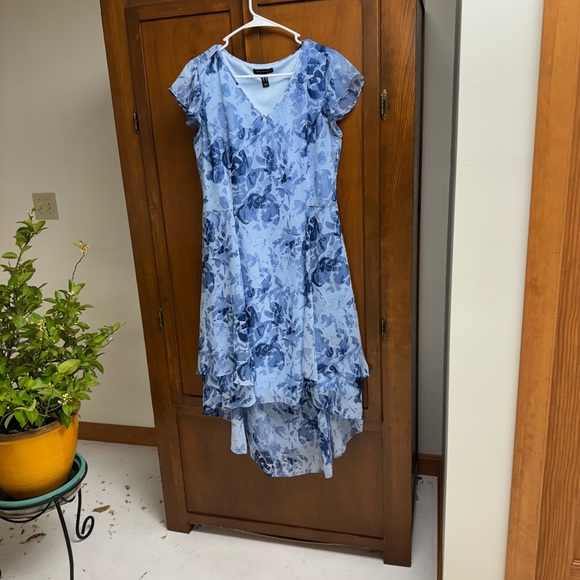H by Halston Blue Floral maxi Dress high low hem size6 17-18in pit - Picture 1 of 7